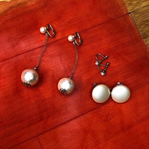 Trio (3) of Vintage Pearly clip on and screw back Earring Vtg Antique Faux Pearl - Picture 2 of 4